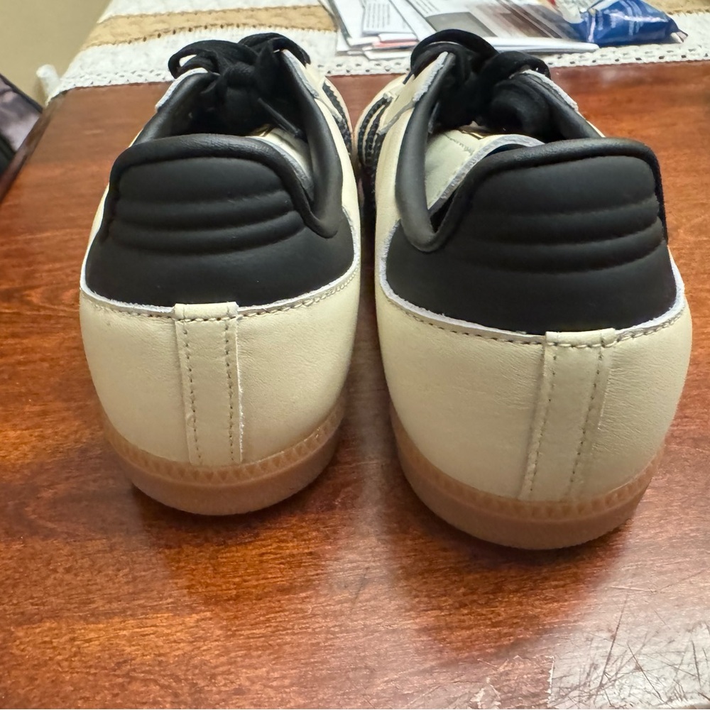 Adidas Samba Classic Sneakers • Cream/Black • Gum Sole • Retro Style - Picture 4 of 5